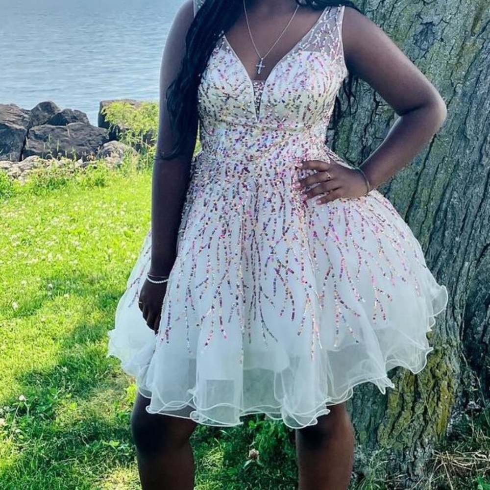 Beautiful Dave & Johnny Special Occasion Dress